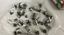 Minorenne sorpreso in possesso di 43 involucri di hashish: arrestato dalla polizia 