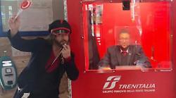 Terni, il Treno delle Fiabe si trasforma nel vagone per la Befana: direzione cascata delle Marmore in carrozza con Stefano de Majo