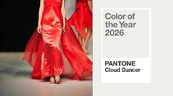 Moda 2026, dal rosso acceso al bianco Pantone Cloud Dancer: ecco tutte le tendenze dalle passerelle