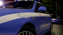 Scappa con la Vespa rubata, inseguimento nella notte in citt&agrave;: sperona la Volante e viene arrestato