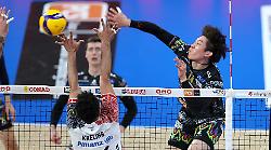 La Sir non si ferma pi&ugrave;, batte Milano 3-1 e torna in vetta