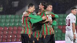Ternana, vittoria di platino: Kerrigan e Dubickas stendono il Livorno (2-1)
