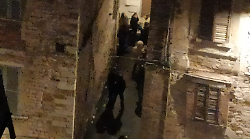 Movida in centro a Perugia, nuova protesta a Pozzo Campana. I residenti: "Siamo assediati"