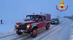 Maltempo in Umbria, strade innevate e automobilisti in difficolt&agrave;: raffica di interventi dei vigili del fuoco