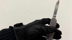 Aggredisce un uomo con un coltello e lo minaccia di morte: denunciato 49enne