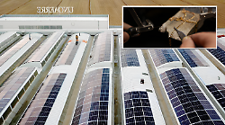 Unoaerre nell'anno del centenario inaugura lo stabilimento Unoglam (fashion). Due eventi: istituzionale e installazione per il secolo d'oro