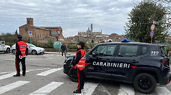 Altri due truffatori di anziani finiscono in manette: erano in fuga con soldi e gioielli