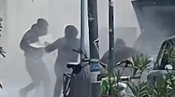 Una donna tra i banditi dell'assalto da 700 mila euro alla gioielleria: ipotesi al vaglio in base ai video. Auto segnalata in pi&ugrave; zone d'Italia