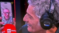 Amadeus arriva da Fiorello a La Pennicanza: "Quando condurrai il Festival&hellip; di San Marino?". Scopri cosa &egrave; successo 