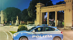 Litiga per l'auto usata senza permesso e minaccia di morte un uomo con un manganello: denunciato 53enne 