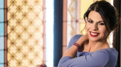 Splendida cornice, anticipazioni di stasera 19 febbraio: ospiti in studio Fabrizio Gifuni e Ambra Angiolini