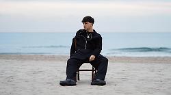 Francesco Caggiano, artista da mezzo milione di follower sui social, dopo Amici pubblica il nuovo singolo Un'alba senza luce
