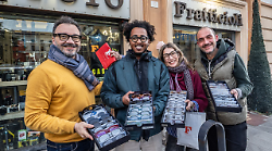 Fotografo perugino raccoglie occhiali usati e li porta in Etiopia: "La mia missione umanitaria"