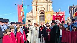 Piatto di Sant&rsquo;Antonio Abate, pienone a Santa Maria degli Angeli per la benedizione degli animali