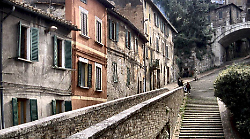 Salite di Perugia: dalla leggenda di Via della Sposa ai segreti del Bulagaio