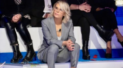 C'&egrave; posta per te stasera in tv sabato 7 febbraio su Canale 5: anticipazioni e ospiti del programma di Maria De Filippi 