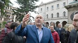Nuovo ospedale a Terni, il sit in a Perugia con Bandecchi: "Senza risposte, andr&ograve; dai ministri"