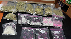 Madre denuncia il figlio 17enne: ritrovati in casa oltre 1,2 chili di stupefacenti. Arrestato 