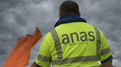 Flaminia temporaneamente chiusa per frana in prossimit&agrave; della frazione di Strettura