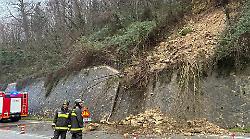 Frana sulla Flaminia, ancora disagi