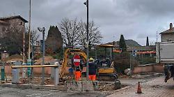 Assisi, partiti i lavori al parcheggio Matteotti: interventi sulla struttura danneggiata dal grosso incendio