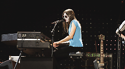 Lucio Corsi: dopo il sold out di Vienna, il tour europeo del cantante maremmano tocca Praga