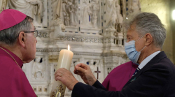 La morte del vescovo Fontana, il suo motto "Non recuso laborem" e il significato. Il ricordo del sindaco Ghinelli