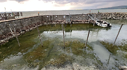 Al lago Trasimeno partono i dragaggi nelle darsene di San Feliciano e Sant'Arcangelo. Ecco i progetti per liberare l'ingresso nei porti