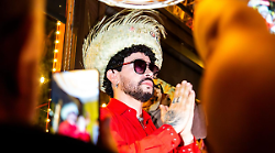 Il sosia di Bad Bunny incoronato a San Francisco e la folla impazzisce