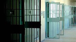Sequestrati otto panetti di hashish e cellulari dentro il carcere di Capanne