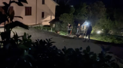 Ladro muore durante il furto in una casa: trafitto dalla recinzione durante la fuga