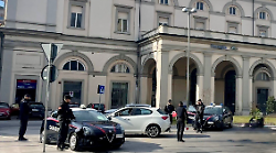 Sorpresi a spacciare alla stazione dei bus di Fontivegge: arrestati due fratelli minorenni 