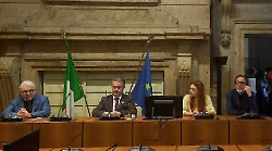 Con l&rsquo;app sulle tracce di Valentino: contenuti dedicati con audioguide, video storici e descrizioni