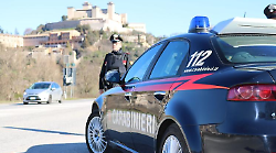 Sorpreso in casa con hashish e oltre 4000 euro in contanti: arrestato 22enne