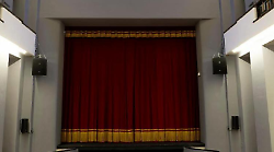 Rumori fuori scena al Teatro San Carlo: c'&egrave; una nuova replica