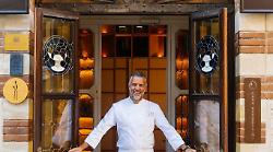 Giancarlo Perbellini, chi &egrave; lo chef alla guida di Casa Perbellini 12 Apostoli e perch&egrave; il ristorante tristellato si chiama cos&igrave; 