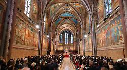 Sold out per l'ostensione delle spoglie di San Francesco, fra Giulio Cesareo: "Migliaia di persone in Basilica". I numeri della prima giornata 