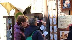 Altre truffe in nome di San Francesco. Sorrentino sul caso delle reliquie on line: "Siete sentinelle". Il sindaco Stoppini: "C'&egrave; chi chiede soldi per l'acqua santa"