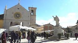 Nero Norcia, riparte la festa e domenica c'&egrave; l&rsquo;accensione della fiaccola benedettina