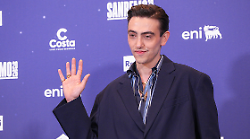 Sanremo 2026, Michele Bravi deluso dagli scarsi pettegolezzi: "Chiedo gossip a chiunque ma quest&rsquo;anno non succede niente"