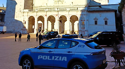 Girava con un tirapugni in acciaio nella tasca della felpa: denunciato minorenne 