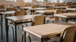 Studente minorenne estrae coltello in classe e minaccia il compagno 