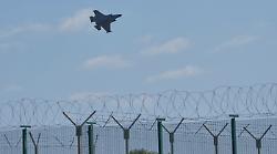 Iran, attacchi a Cipro contro la base Raf di Akrotiri: droni intercettati, evacuato l'aeroporto di Paphos