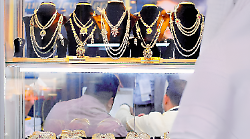 L'Iran brucia e l'oro trema. Export a rischio tra blocco dei cieli e incognite, occhi puntati sul prezzo del metallo