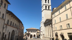 Assisi e Betlemme unite dall&rsquo;arte del ricamo: la mostra nella sala ex Pinacoteca