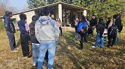 Gualdo Tadino, gli studenti del Casimiri diventano agricoltori: mattinata sul campo tra formazione e impegno civico