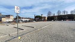 Citt&agrave; di Castello, apre il parcheggio gratuito dell&rsquo;ex scuola Garibaldi: 92 posti auto a due passi dal centro
