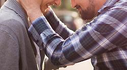 "Aiutate mio figlio a trovare lavoro". L'appello per il suo Lorenzo, poco pi&ugrave; che diciottenne e autistico