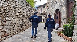 Trovato in casa con panetti e dosi di hashish: agli arresti domiciliari un 28enne