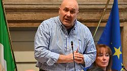 Emergenza buche, il sindaco Bandecchi annuncia: "Mutuo da 30 milioni per le strade"